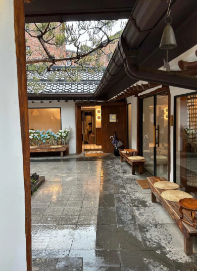 restaurants near Cheonggyesan