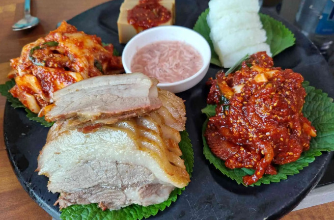 Where to Eat After Hiking Cheonggyesan: 2 Restaurants and a Hanok Cafe